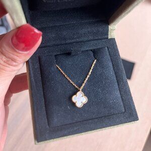 Van cleef and arpels 18K yellow gold MOP sweet alhambra necklace